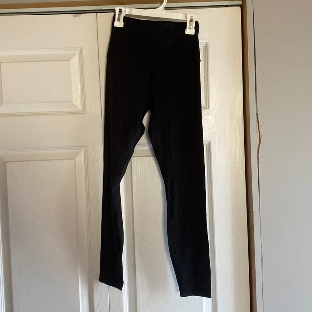 Lululemon Black Aligns in 35in Nwt